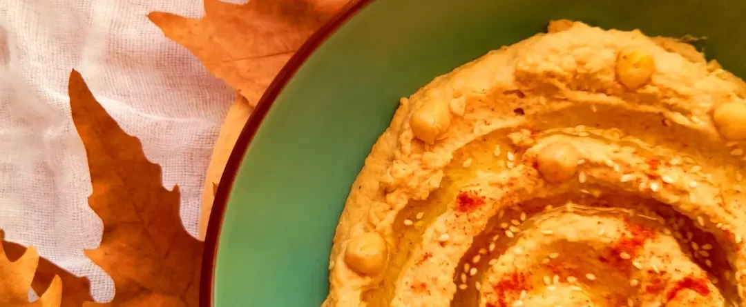 Σπιτικό χούμους με ρεβίθια και αραβική πίτα